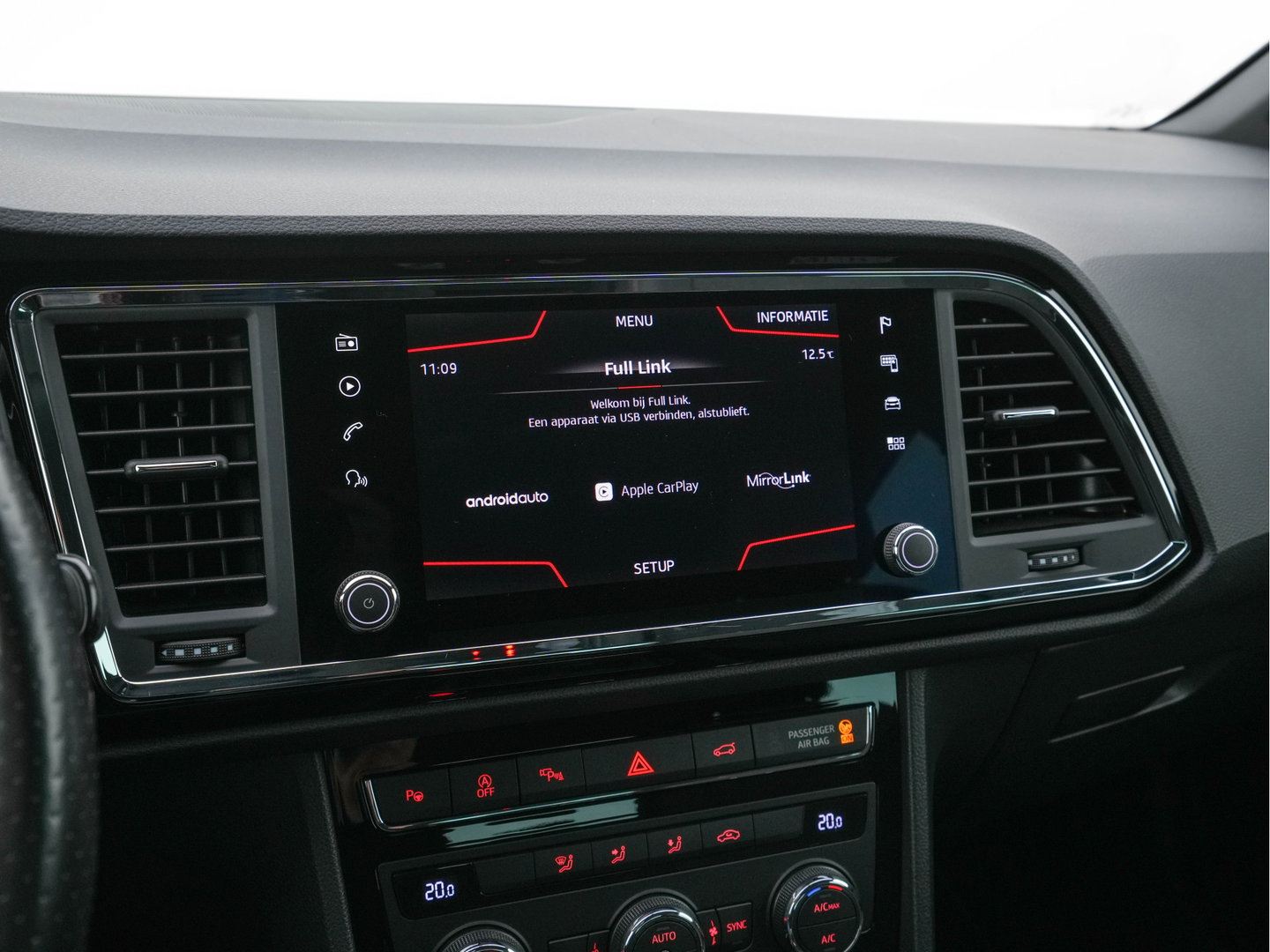 SEAT Ateca 1.5 TSI FR Business Intense (INCL-BTW) *FULL-LED | SPORTSEATS | NAVI-FULLMAP | LEATHER-MICROFIBRE | CAMERA | KEYLESS | DAB+ | CARPLAY | ECC | PDC | CRUISE | TOWBAR | 18''ALU*