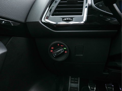 SEAT Ateca 1.5 TSI FR Business Intense (INCL-BTW) *FULL-LED | SPORTSEATS | NAVI-FULLMAP | LEATHER-MICROFIBRE | CAMERA | KEYLESS | DAB+ | CARPLAY | ECC | PDC | CRUISE | TOWBAR | 18''ALU*