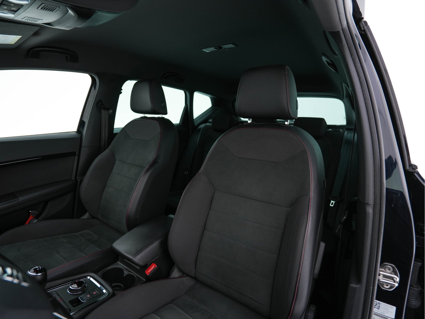 SEAT Ateca 1.5 TSI FR Business Intense (INCL-BTW) *FULL-LED | SPORTSEATS | NAVI-FULLMAP | LEATHER-MICROFIBRE | CAMERA | KEYLESS | DAB+ | CARPLAY | ECC | PDC | CRUISE | TOWBAR | 18''ALU*