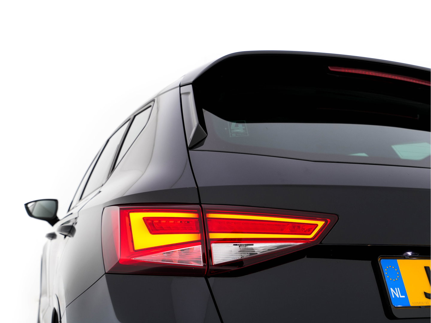 SEAT Ateca 1.5 TSI FR Business Intense (INCL-BTW) *FULL-LED | SPORTSEATS | NAVI-FULLMAP | LEATHER-MICROFIBRE | CAMERA | KEYLESS | DAB+ | CARPLAY | ECC | PDC | CRUISE | TOWBAR | 18''ALU*