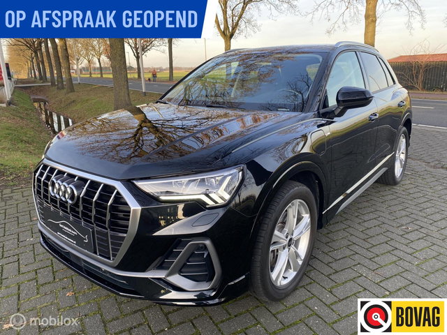 Audi Q3 - 45 TFSI e S Line I 19 Inch I Camera I Sonos I