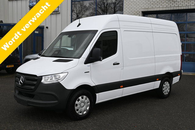 Mercedes-Benz eSprinter - 320 L2H2 Pro 81kWh Snellader, Navigatie, Trekhaak, Winterpakket, Etc.