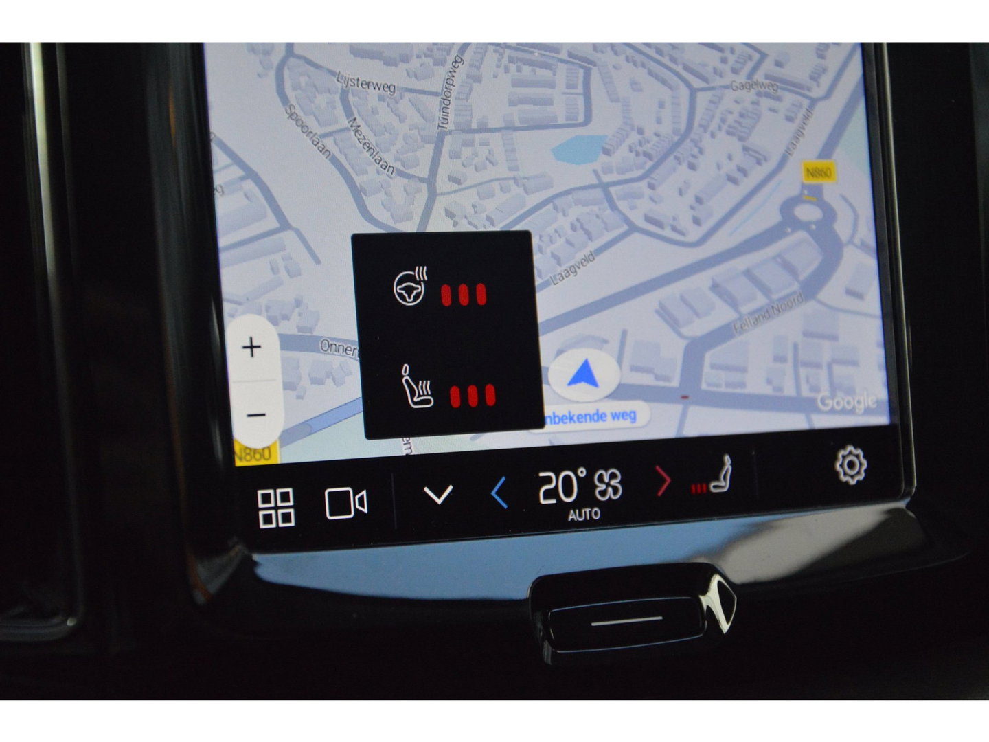 Volvo XC60 T8 Hybride AWD Plus Dark | Head-Up Display | Trekhaak | Harman/Kardon | Panoramadak | Stoel + Stuur Verwarmd |