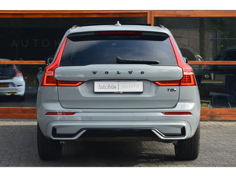 Volvo XC60 T8 Hybride AWD Plus Dark | Head-Up Display | Trekhaak | Harman/Kardon | Panoramadak | Stoel + Stuur Verwarmd |