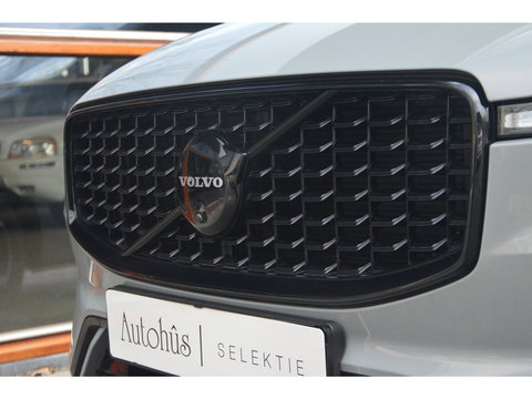 Volvo XC60 T8 Hybride AWD Plus Dark | Head-Up Display | Trekhaak | Harman/Kardon | Panoramadak | Stoel + Stuur Verwarmd |