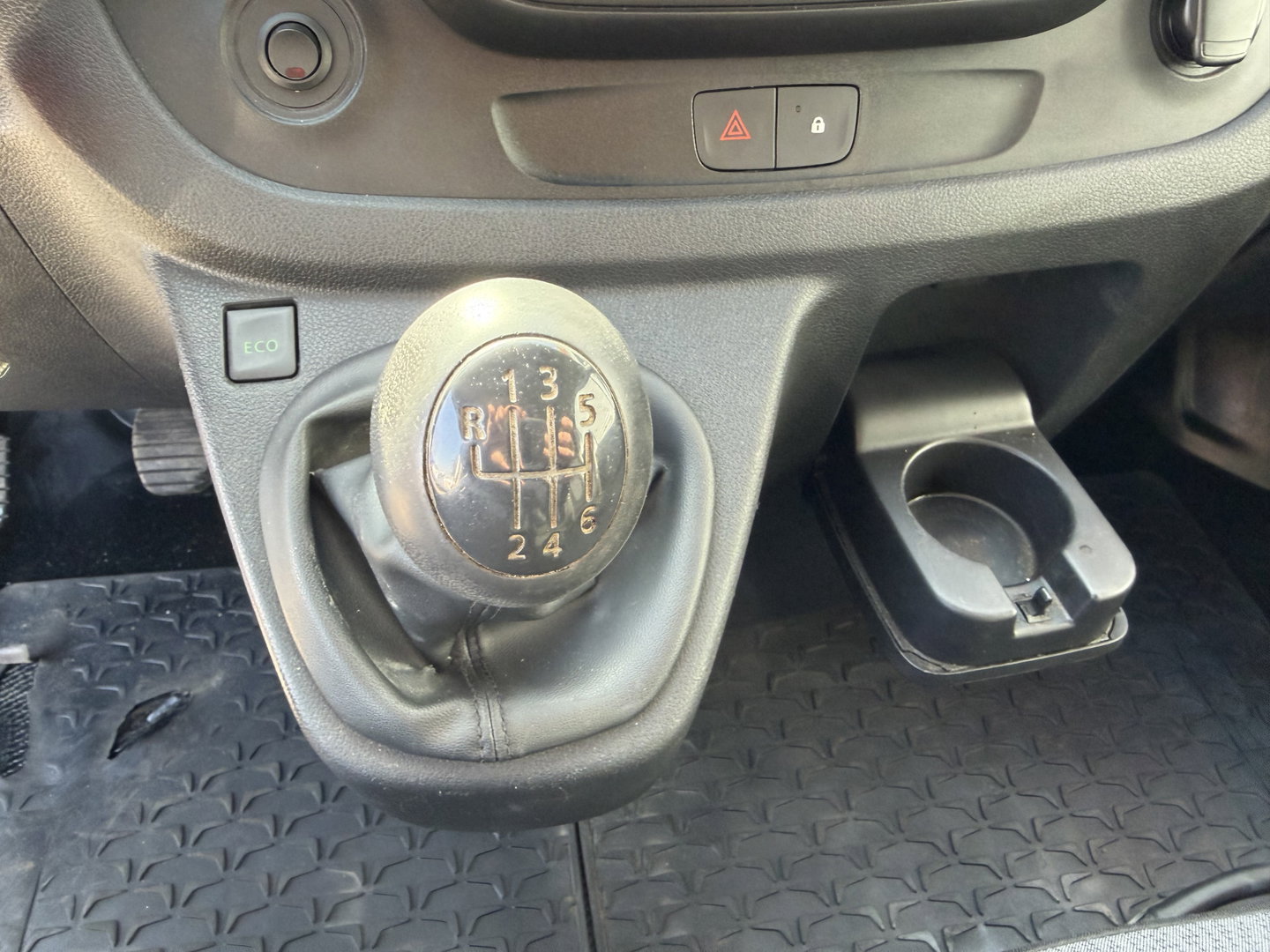 Opel Vivaro 1.6 CDTI L1H1 Edition EcoFlex / euro 6 / bpm vrij / vaste prijs rijklaar € 8950 ex btw / lease vanaf € 151 / airco / cruise / trekhaak / ingerichte laadruimte / ex bouw bus