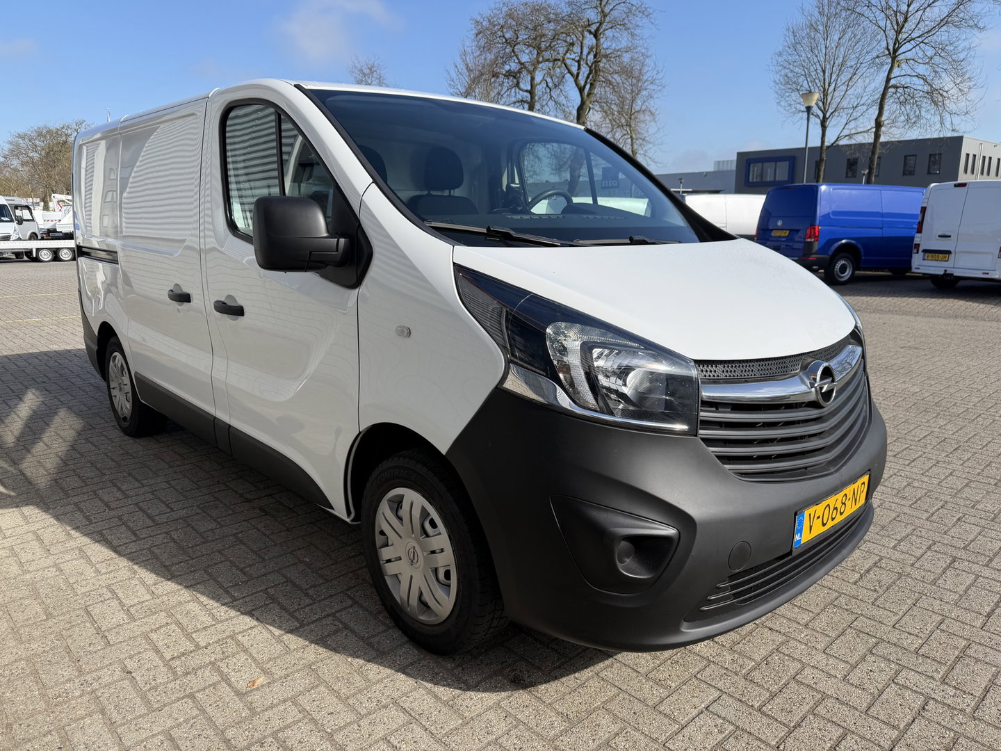 Opel Vivaro 1.6 CDTI L1H1 Edition EcoFlex / euro 6 / bpm vrij / vaste prijs rijklaar € 8950 ex btw / lease vanaf € 151 / airco / cruise / trekhaak / ingerichte laadruimte / ex bouw bus