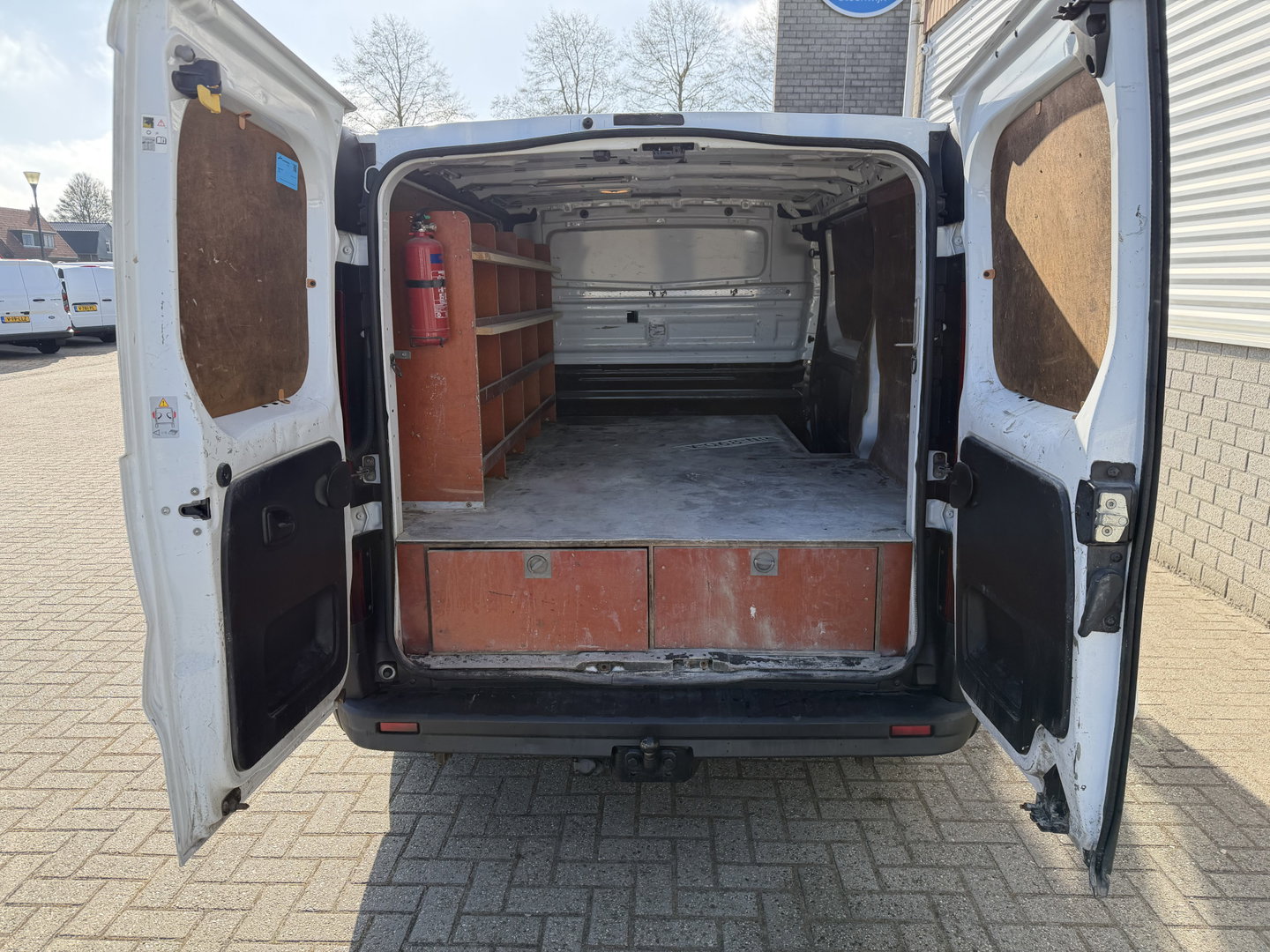 Opel Vivaro 1.6 CDTI L1H1 Edition EcoFlex / euro 6 / bpm vrij / vaste prijs rijklaar € 8950 ex btw / lease vanaf € 151 / airco / cruise / trekhaak / ingerichte laadruimte / ex bouw bus