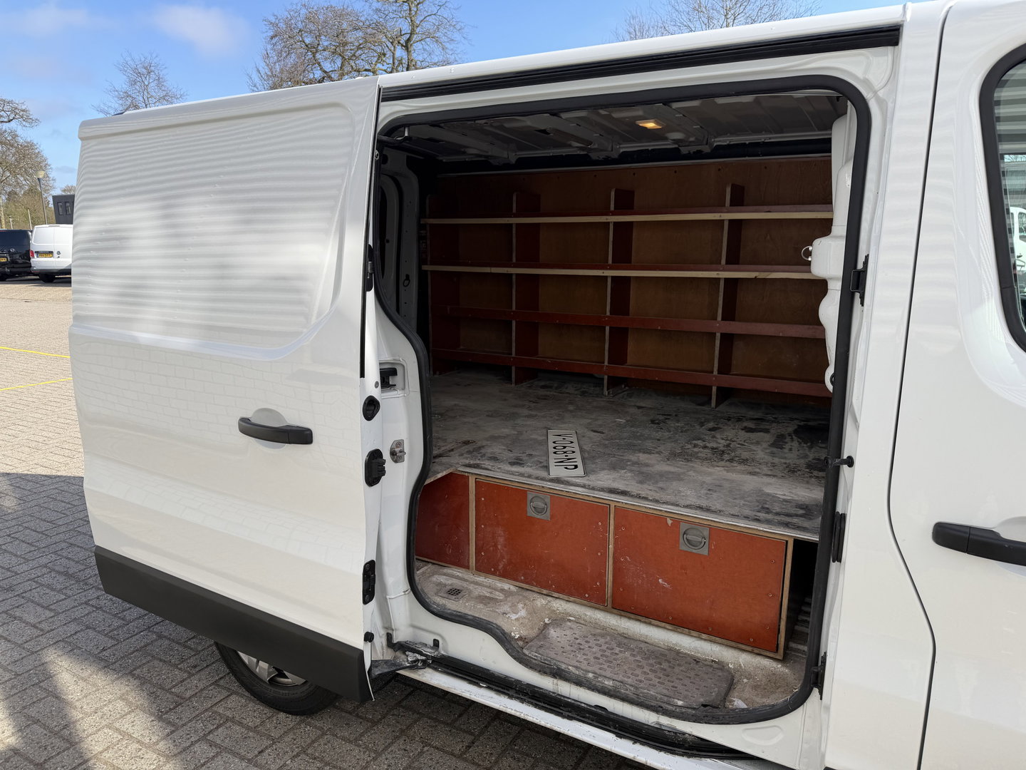 Opel Vivaro 1.6 CDTI L1H1 Edition EcoFlex / euro 6 / bpm vrij / vaste prijs rijklaar € 8950 ex btw / lease vanaf € 151 / airco / cruise / trekhaak / ingerichte laadruimte / ex bouw bus