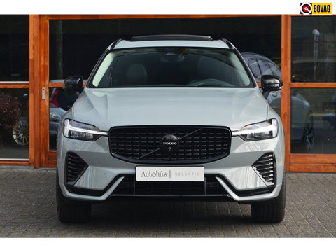 Volvo XC60 T8 Hybride AWD Plus Dark | Head-Up Display | Trekhaak | Harman/Kardon | Panoramadak | Stoel + Stuur Verwarmd |