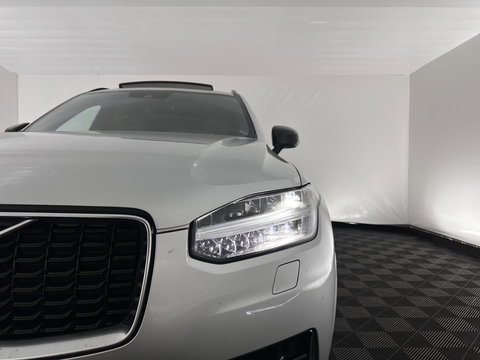 Volvo XC90 2.0 B5 AWD Inscription R-Design Intro Edition [7-Pers.] Aut. *PANO | LEATHER-ALCANTARA | FULL-LED | MEMORY-PACK | BOWERS&WILKINS | BLINDSPOT | KEYLESS | DIGI-COCKPIT | NAVI-FULLMAP | PRIVACYGLASS | HEATED-SPORTSEATS | TOWBAR | 20''ALU*