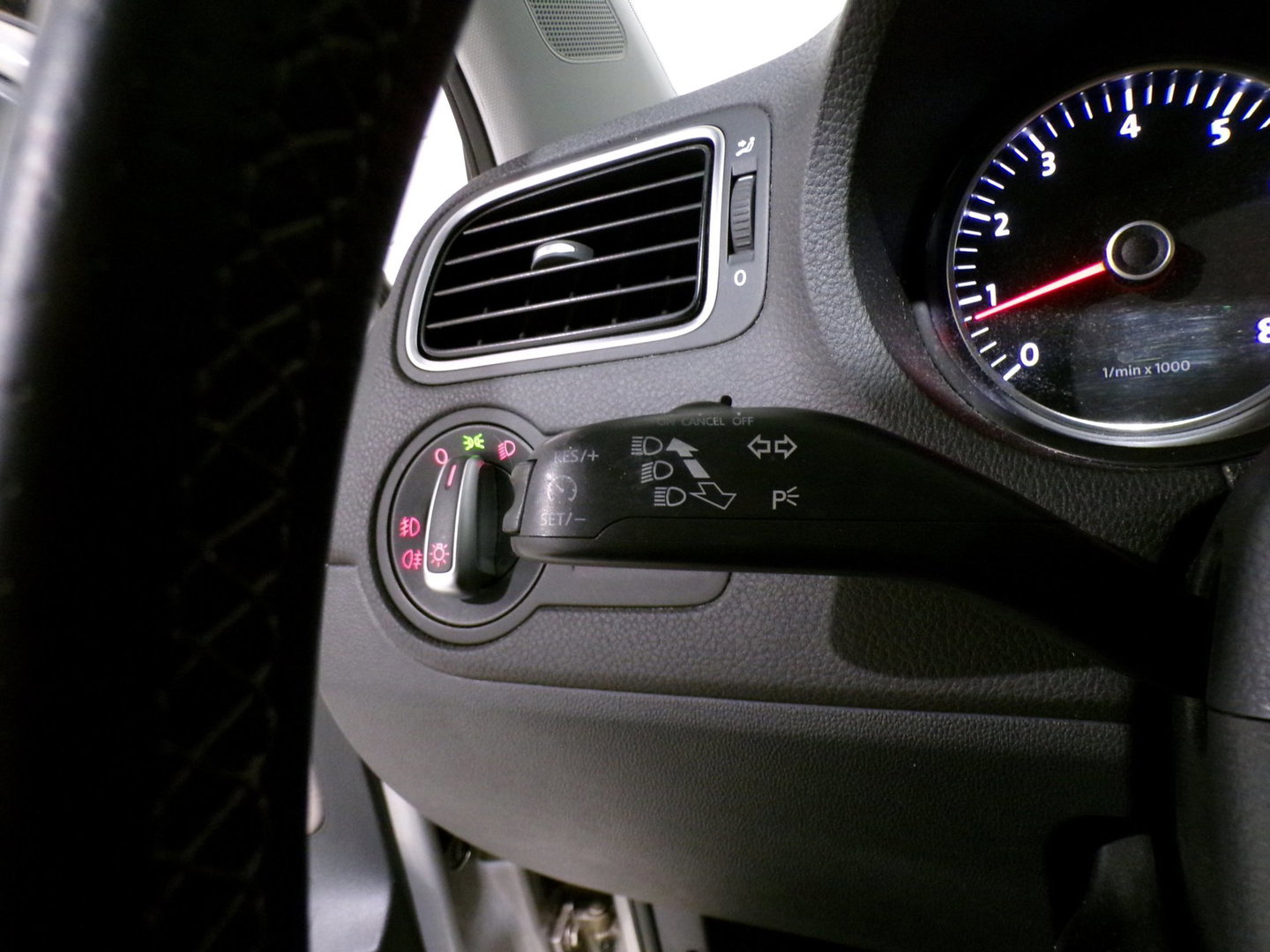 Volkswagen Polo 1.2 TSI Cross "Origineel NL!" Automaat! 1e eigenaar! Uniek! Bluetooth Parkeersensoren Cruise Apple-carplay