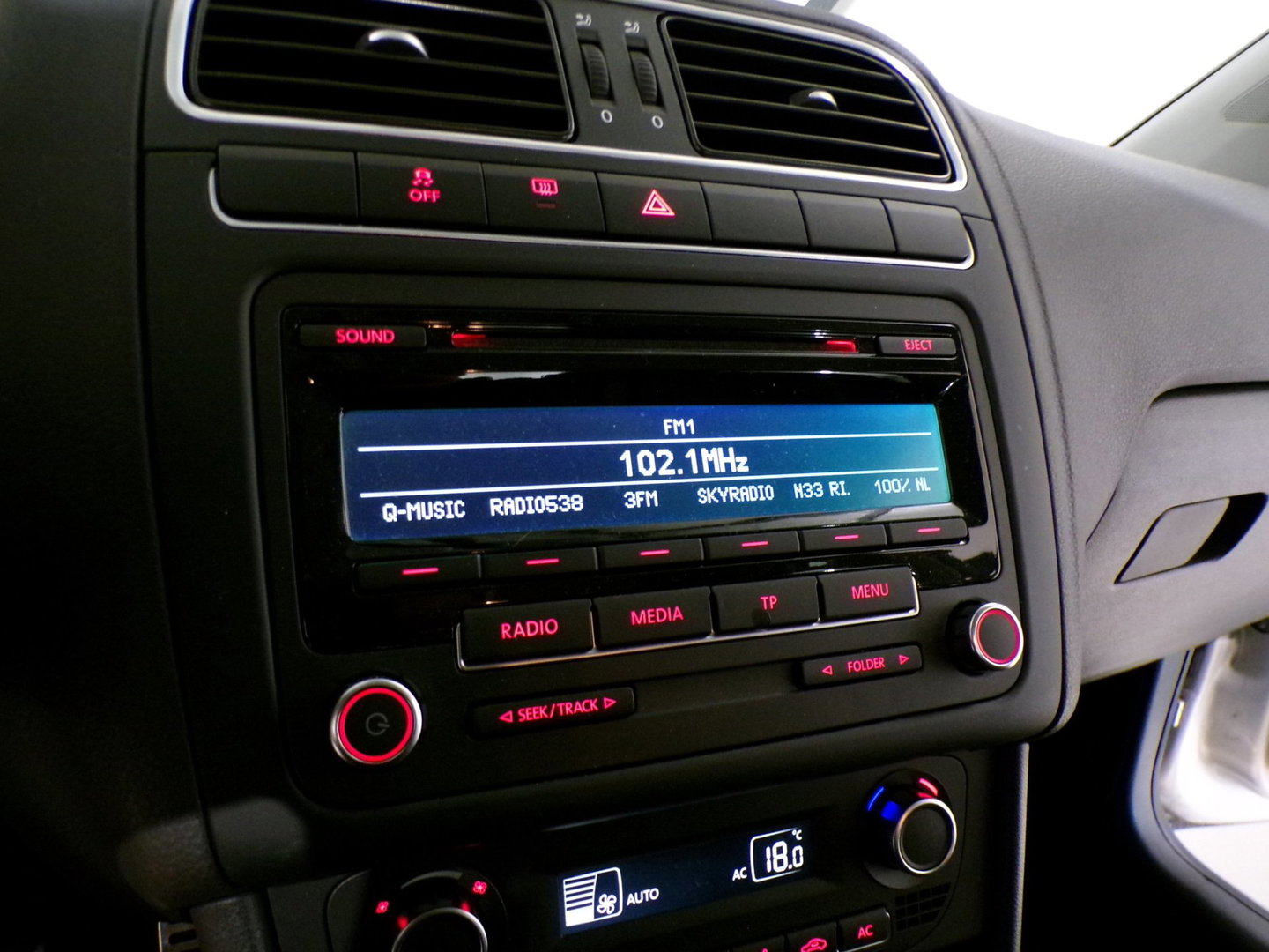 Volkswagen Polo 1.2 TSI Cross "Origineel NL!" Automaat! 1e eigenaar! Uniek! Bluetooth Parkeersensoren Cruise Apple-carplay