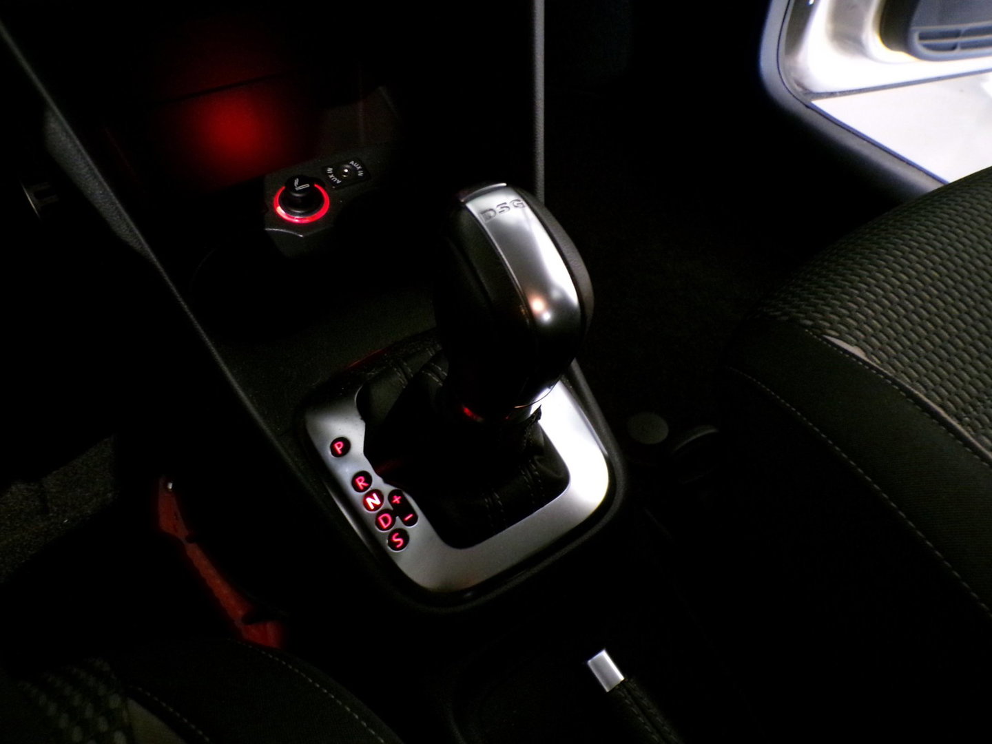 Volkswagen Polo 1.2 TSI Cross "Origineel NL!" Automaat! 1e eigenaar! Uniek! Bluetooth Parkeersensoren Cruise Apple-carplay