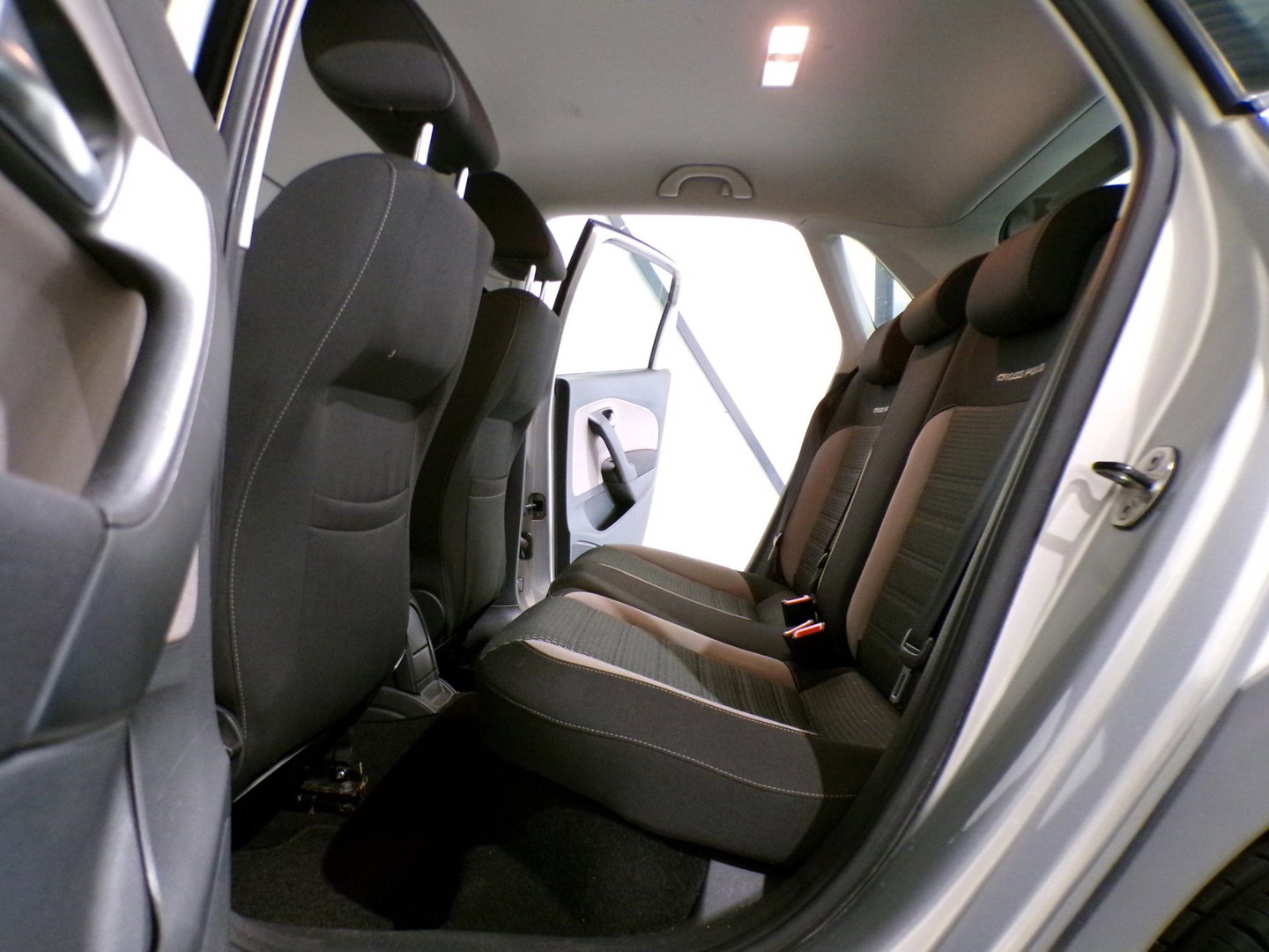 Volkswagen Polo 1.2 TSI Cross "Origineel NL!" Automaat! 1e eigenaar! Uniek! Bluetooth Parkeersensoren Cruise Apple-carplay