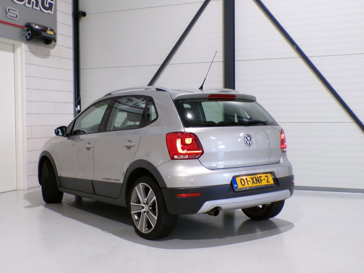 Volkswagen Polo 1.2 TSI Cross "Origineel NL!" Automaat! 1e eigenaar! Uniek! Bluetooth Parkeersensoren Cruise Apple-carplay
