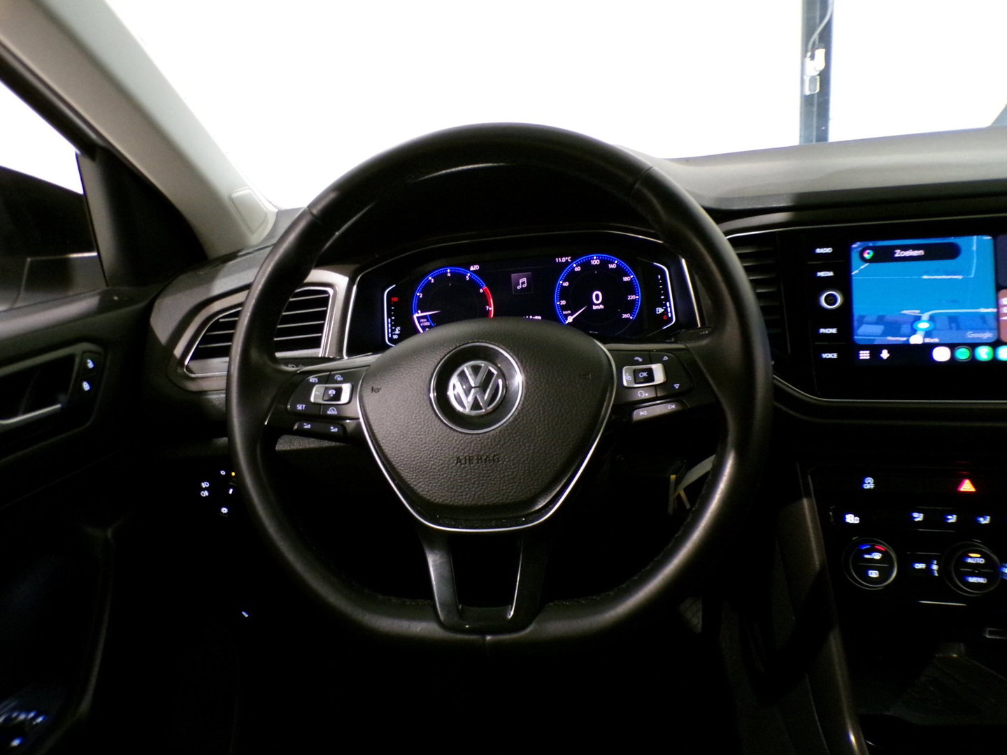 Volkswagen T-Roc 1.0 TSI Style "Origineel NL!" Schuifdak Full-LED Virtual Trekhaak Black-Edition Parkeersensoren Apple-Carplay DAB