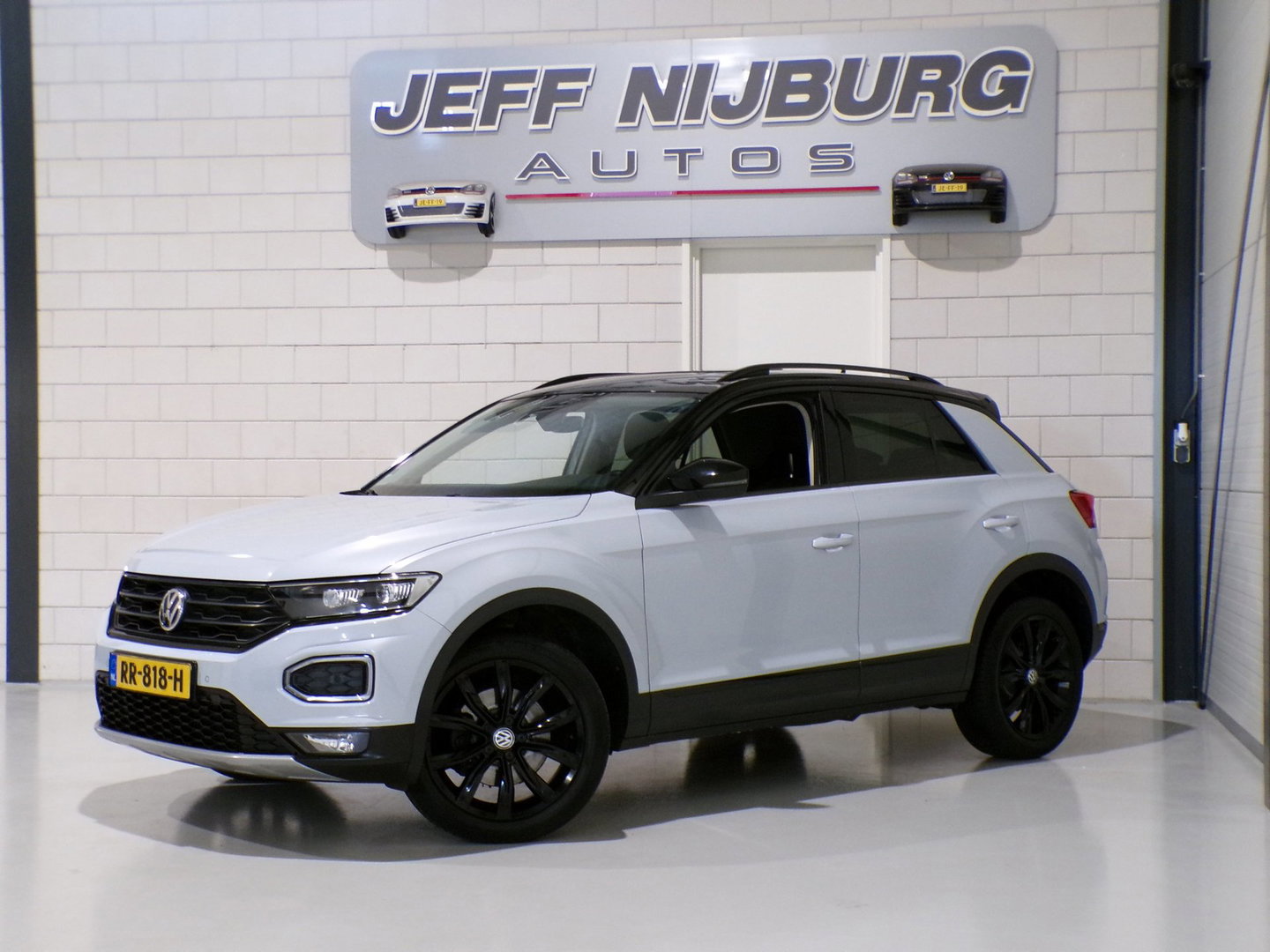 Volkswagen T-Roc 1.0 TSI Style "Origineel NL!" Schuifdak Full-LED Virtual Trekhaak Black-Edition Parkeersensoren Apple-Carplay DAB