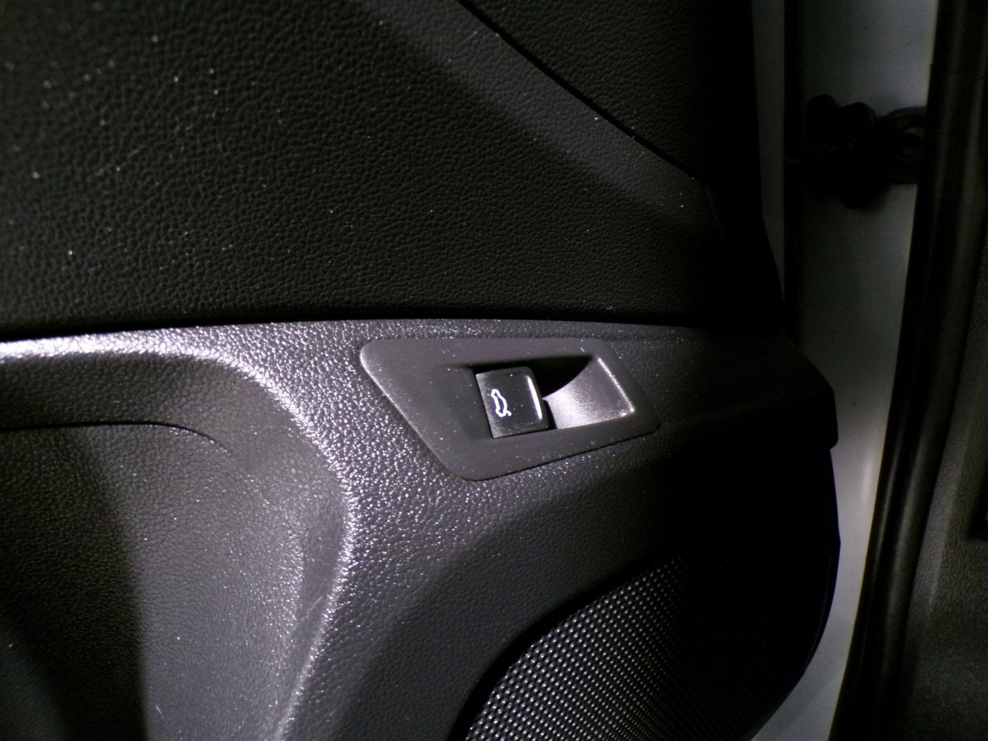 Volkswagen T-Roc 1.0 TSI Style "Origineel NL!" Schuifdak Full-LED Virtual Trekhaak Black-Edition Parkeersensoren Apple-Carplay DAB