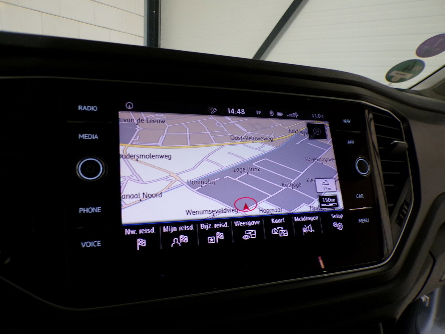 Volkswagen T-Roc 1.0 TSI Style "Origineel NL!" Schuifdak Full-LED Virtual Trekhaak Black-Edition Parkeersensoren Apple-Carplay DAB