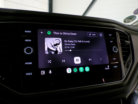 Volkswagen T-Roc 1.0 TSI Style "Origineel NL!" Schuifdak Full-LED Virtual Trekhaak Black-Edition Parkeersensoren Apple-Carplay DAB