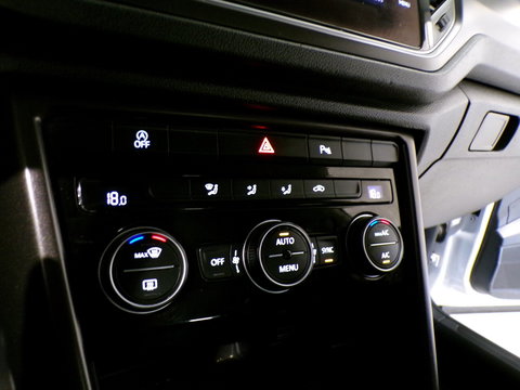Volkswagen T-Roc 1.0 TSI Style "Origineel NL!" Schuifdak Full-LED Virtual Trekhaak Black-Edition Parkeersensoren Apple-Carplay DAB
