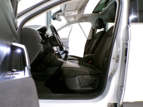 Volkswagen T-Roc 1.0 TSI Style "Origineel NL!" Schuifdak Full-LED Virtual Trekhaak Black-Edition Parkeersensoren Apple-Carplay DAB