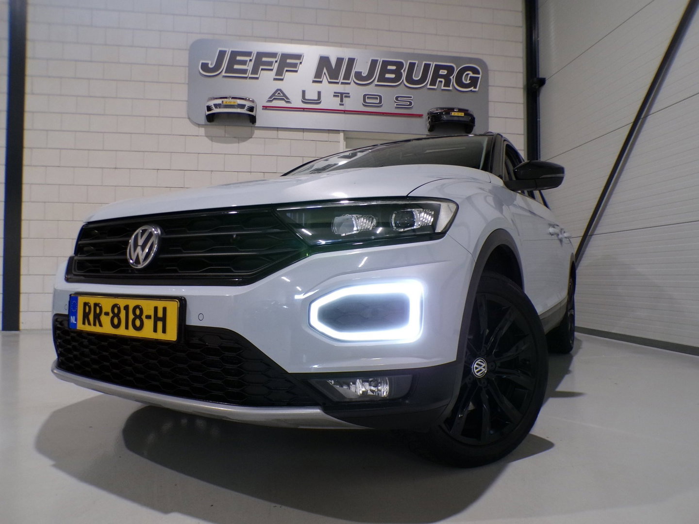 Volkswagen T-Roc 1.0 TSI Style "Origineel NL!" Schuifdak Full-LED Virtual Trekhaak Black-Edition Parkeersensoren Apple-Carplay DAB