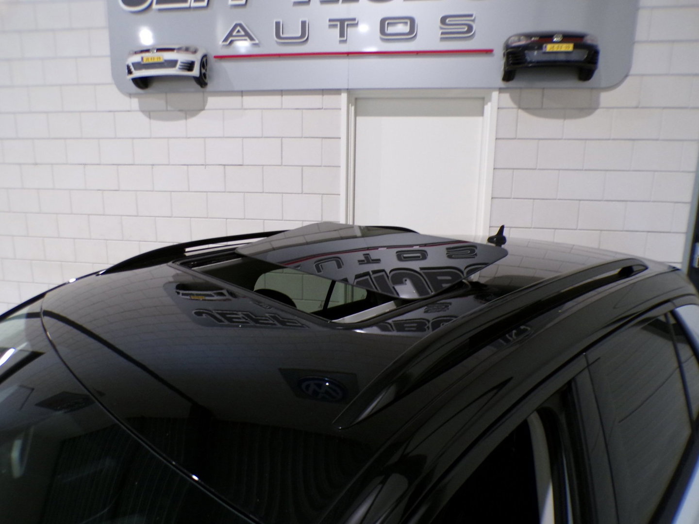 Volkswagen T-Roc 1.0 TSI Style "Origineel NL!" Schuifdak Full-LED Virtual Trekhaak Black-Edition Parkeersensoren Apple-Carplay DAB