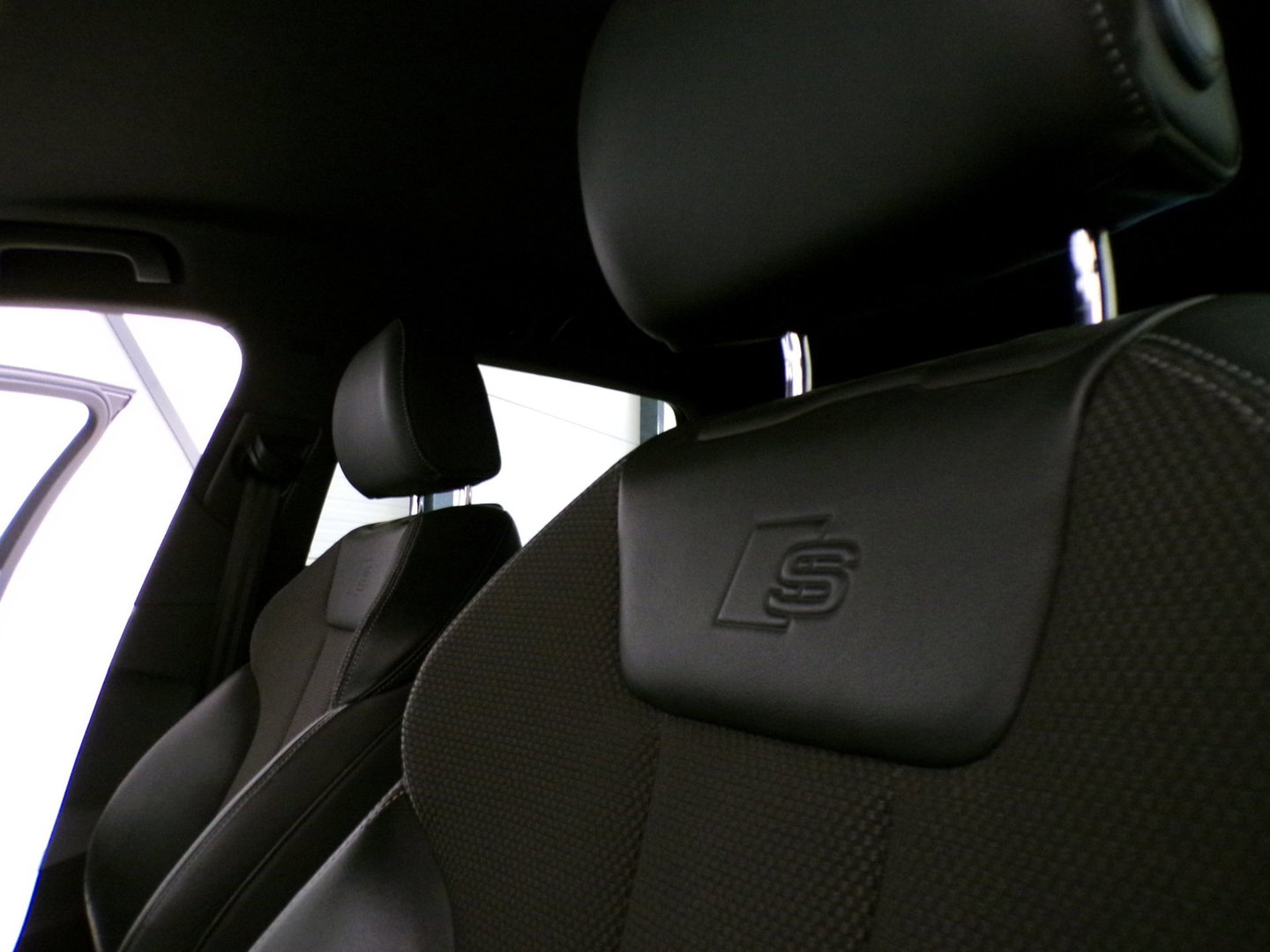 Audi A4 Avant 1.4 TFSI S-Line Edition "Origineel NL!" Automaat! Trekhaak-wegklapbaar Apple-Carplay Full-LED Leer Parkeersensoren