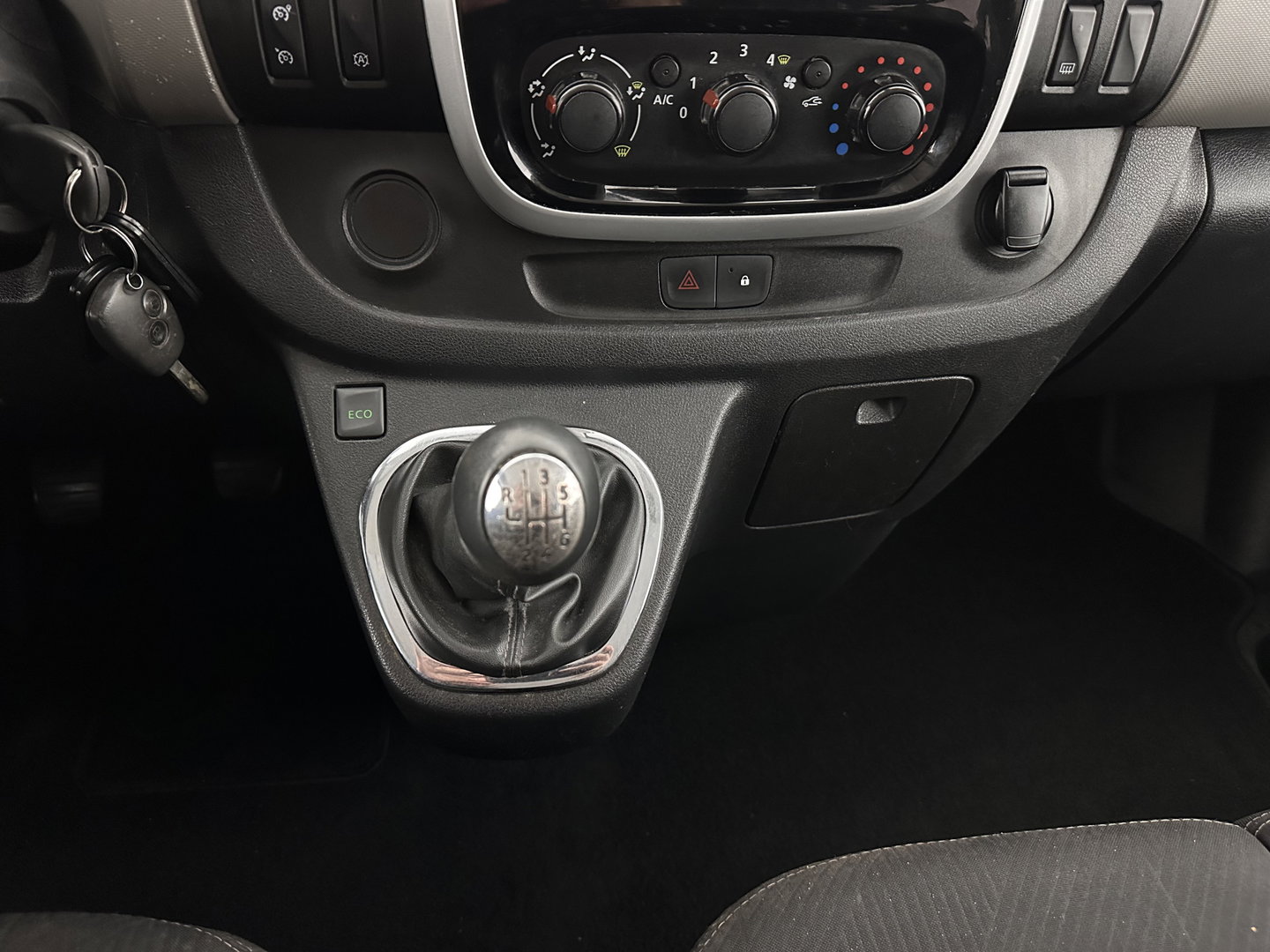 Renault Trafic 1.6 dCi T29 L2H1 DC Comfort Energy *DUBBELCABINE | AIRCO | CRUISE | PDC | DUBBELE-SCHUIFDEUR | COMFORT-SEATS | PRIVACY-GLASS | 17''ALU | TOWBAR*