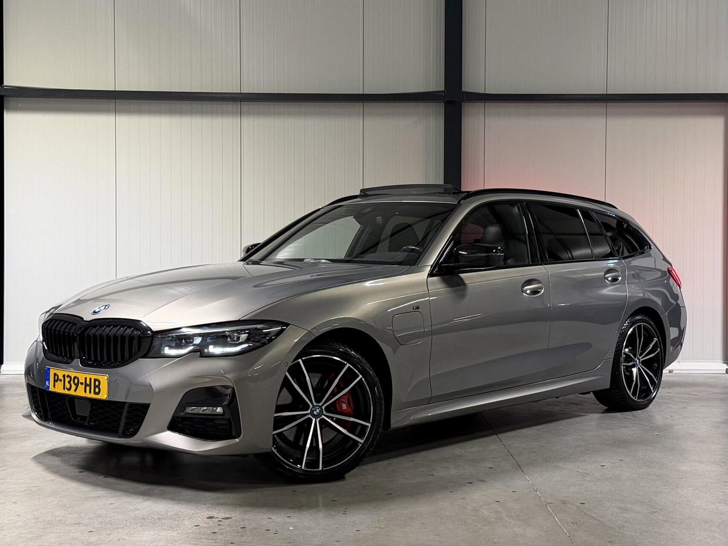 BMW 3 Serie Touring 330e High Executive M-sport Pano Memory