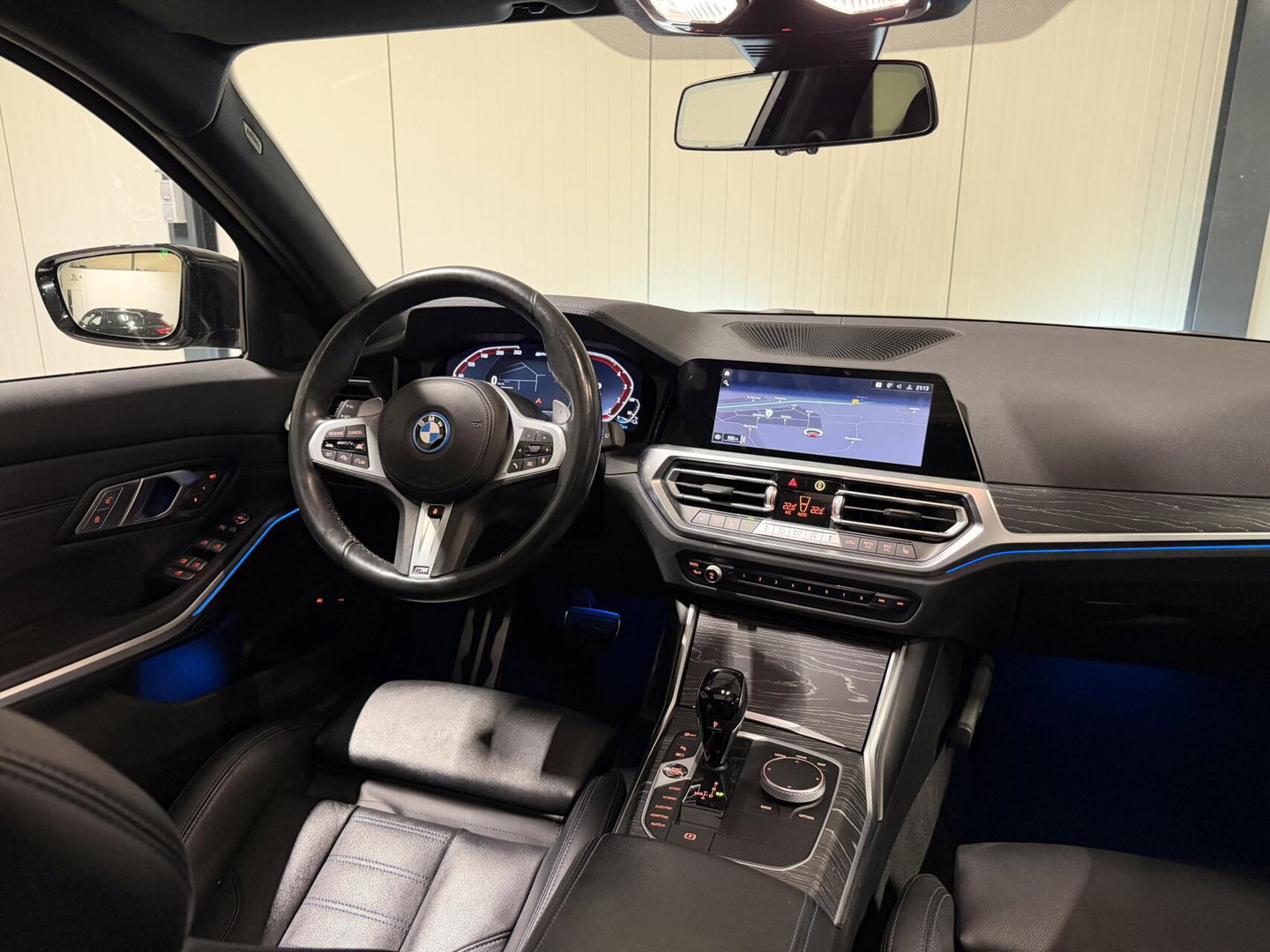 BMW 3 Serie Touring 330e High Executive M-sport Pano Memory