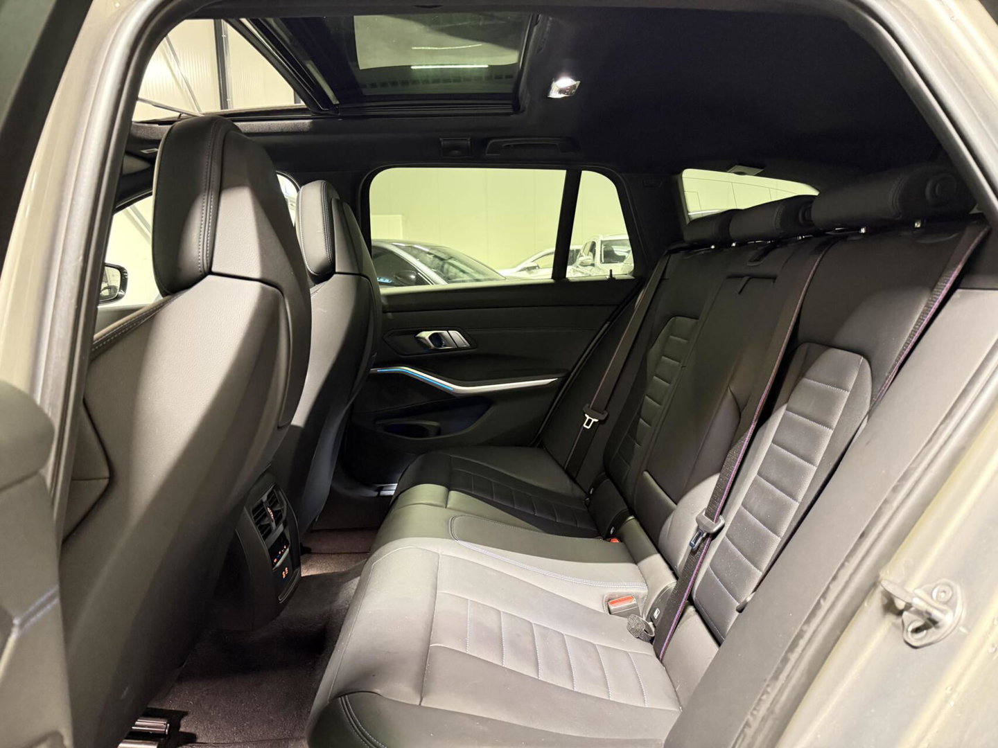 BMW 3 Serie Touring 330e High Executive M-sport Pano Memory