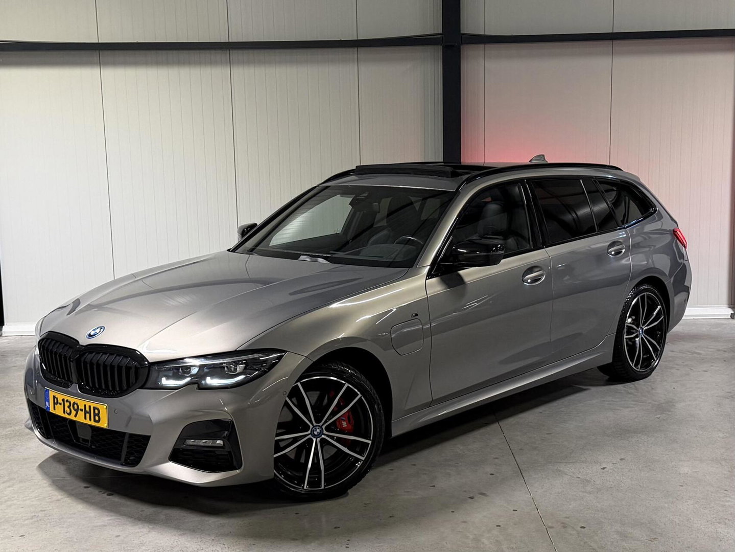 BMW 3 Serie Touring 330e High Executive M-sport Pano Memory