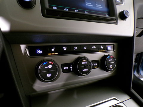 Volkswagen Passat Variant 1.4 TSI ACT Highline 150PK Stoelverwarming Keyless Parkeersensoren Comfort-stoel Navigatie Garantie