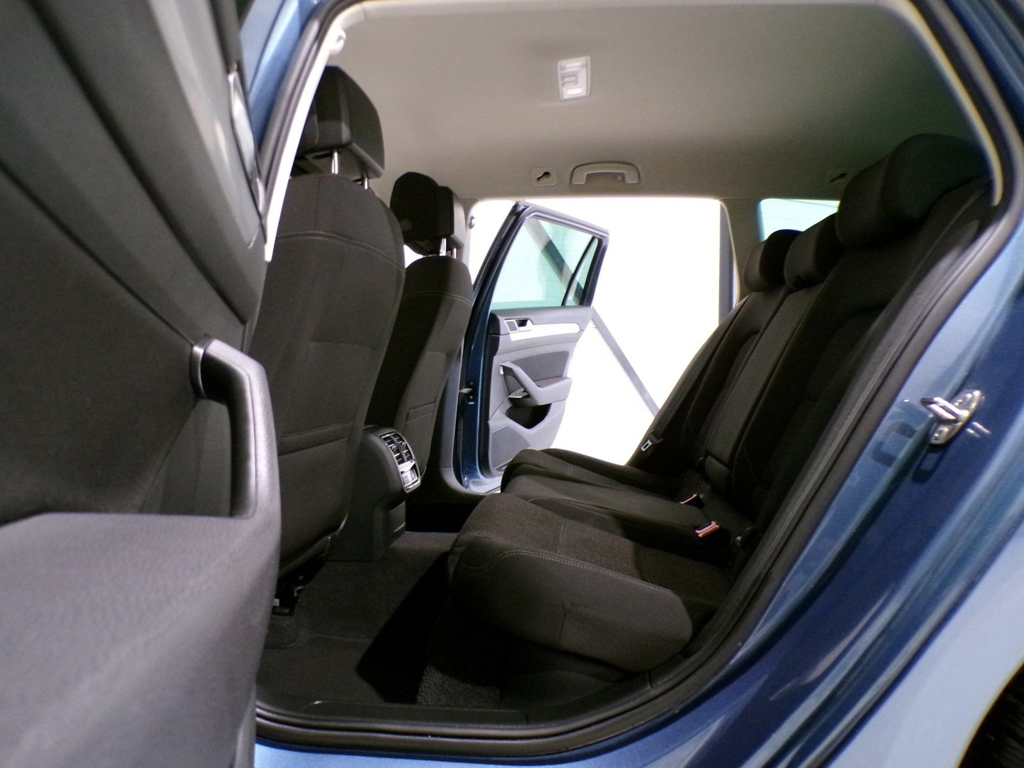 Volkswagen Passat Variant 1.4 TSI ACT Highline 150PK Stoelverwarming Keyless Parkeersensoren Comfort-stoel Navigatie Garantie