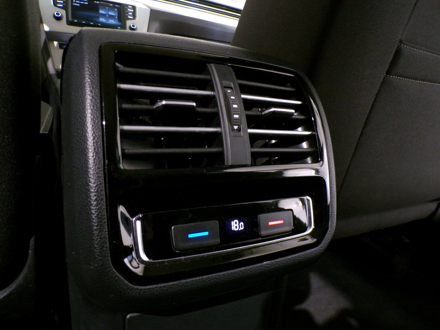 Volkswagen Passat Variant 1.4 TSI ACT Highline 150PK Stoelverwarming Keyless Parkeersensoren Comfort-stoel Navigatie Garantie