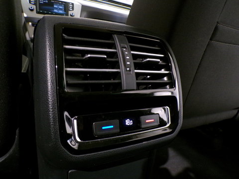 Volkswagen Passat Variant 1.4 TSI ACT Highline 150PK Stoelverwarming Keyless Parkeersensoren Comfort-stoel Navigatie Garantie