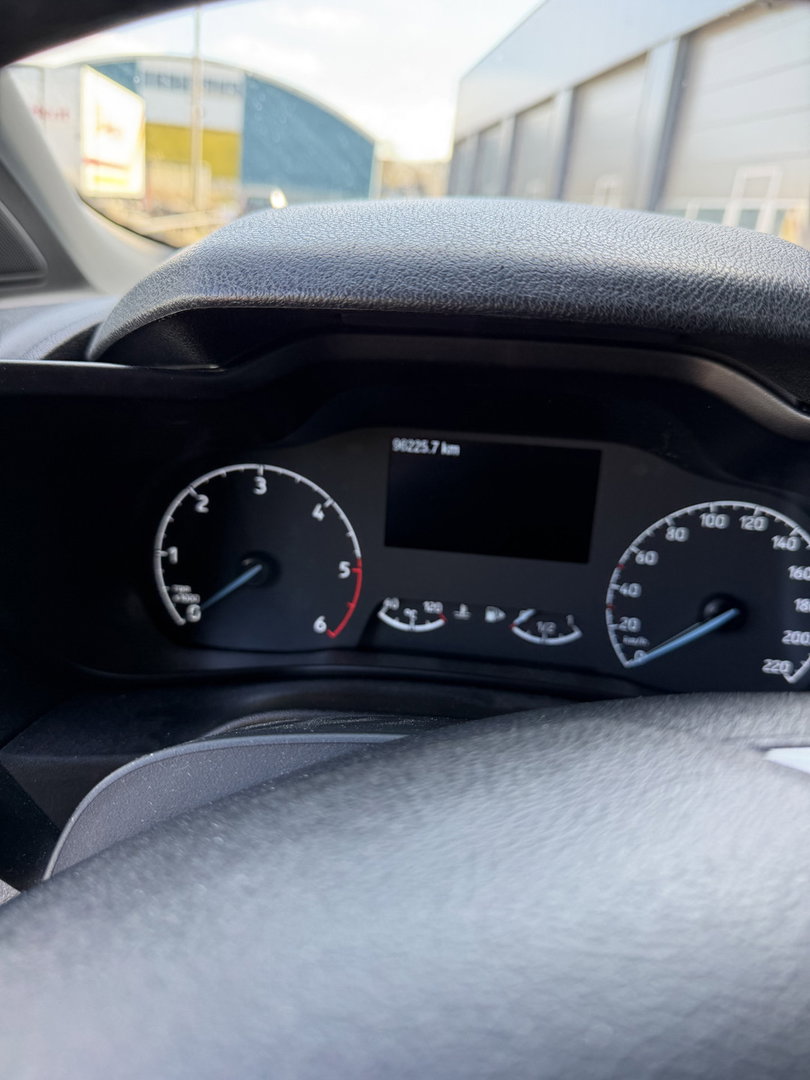 Ford Transit Connect 1.5 EcoBlue 100pk L2 Trend HP / vaste prijs rijklaar € 12.950 ex btw / lease vanaf € 218 / euro 6 / bpm vrij / airco / cruise / trekhaak / ingerichte laadruimte