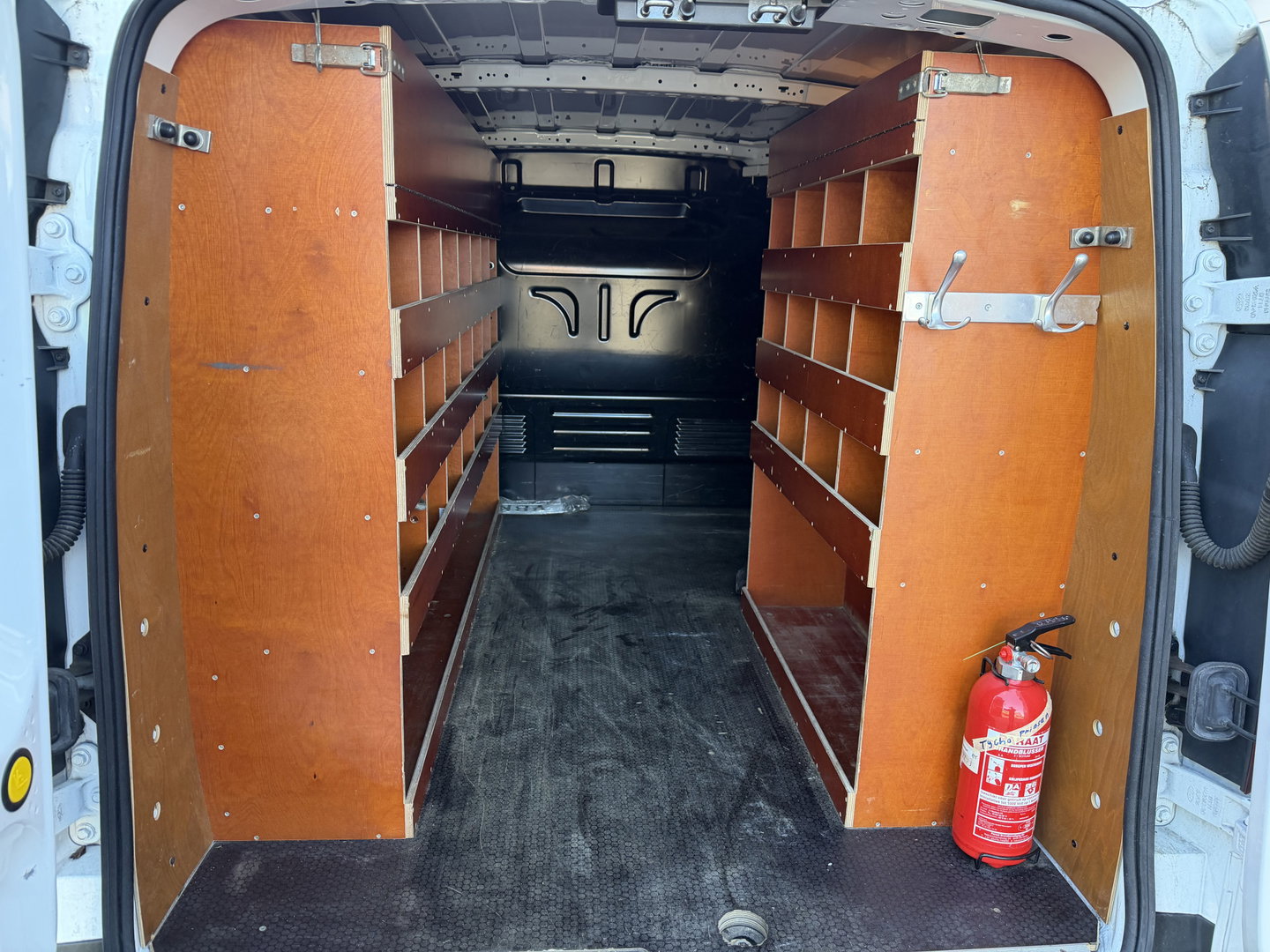 Ford Transit Connect 1.5 EcoBlue 100pk L2 Trend HP / vaste prijs rijklaar € 12.950 ex btw / lease vanaf € 218 / euro 6 / bpm vrij / airco / cruise / trekhaak / ingerichte laadruimte