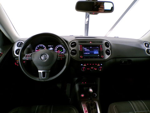 Volkswagen Tiguan 1.4 TSI 150PK R-Line Edition "Automaat" Apple-carplay Trekhaak Stoelverwarming Parkeersensoren Navigatie Keyless