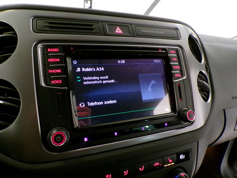 Volkswagen Tiguan 1.4 TSI 150PK R-Line Edition "Automaat" Apple-carplay Trekhaak Stoelverwarming Parkeersensoren Navigatie Keyless