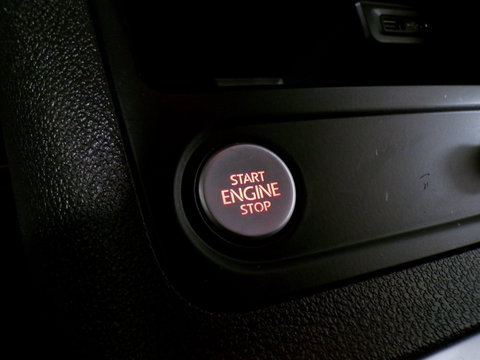 Volkswagen Tiguan 1.4 TSI 150PK R-Line Edition "Automaat" Apple-carplay Trekhaak Stoelverwarming Parkeersensoren Navigatie Keyless