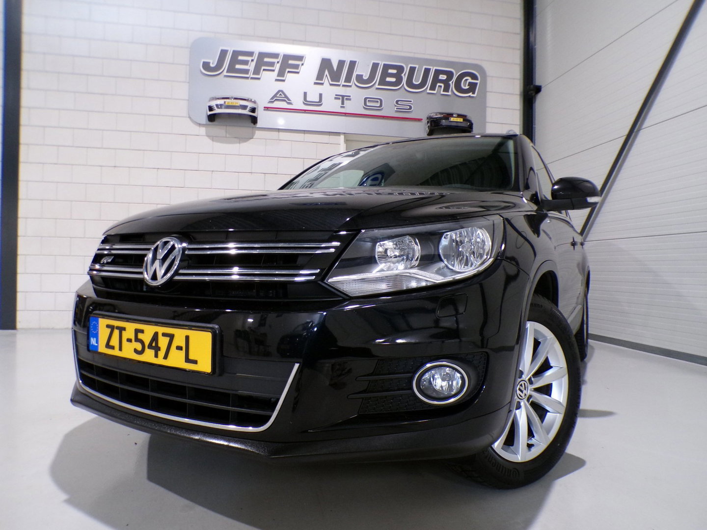 Volkswagen Tiguan 1.4 TSI 150PK R-Line Edition "Automaat" Apple-carplay Trekhaak Stoelverwarming Parkeersensoren Navigatie Keyless