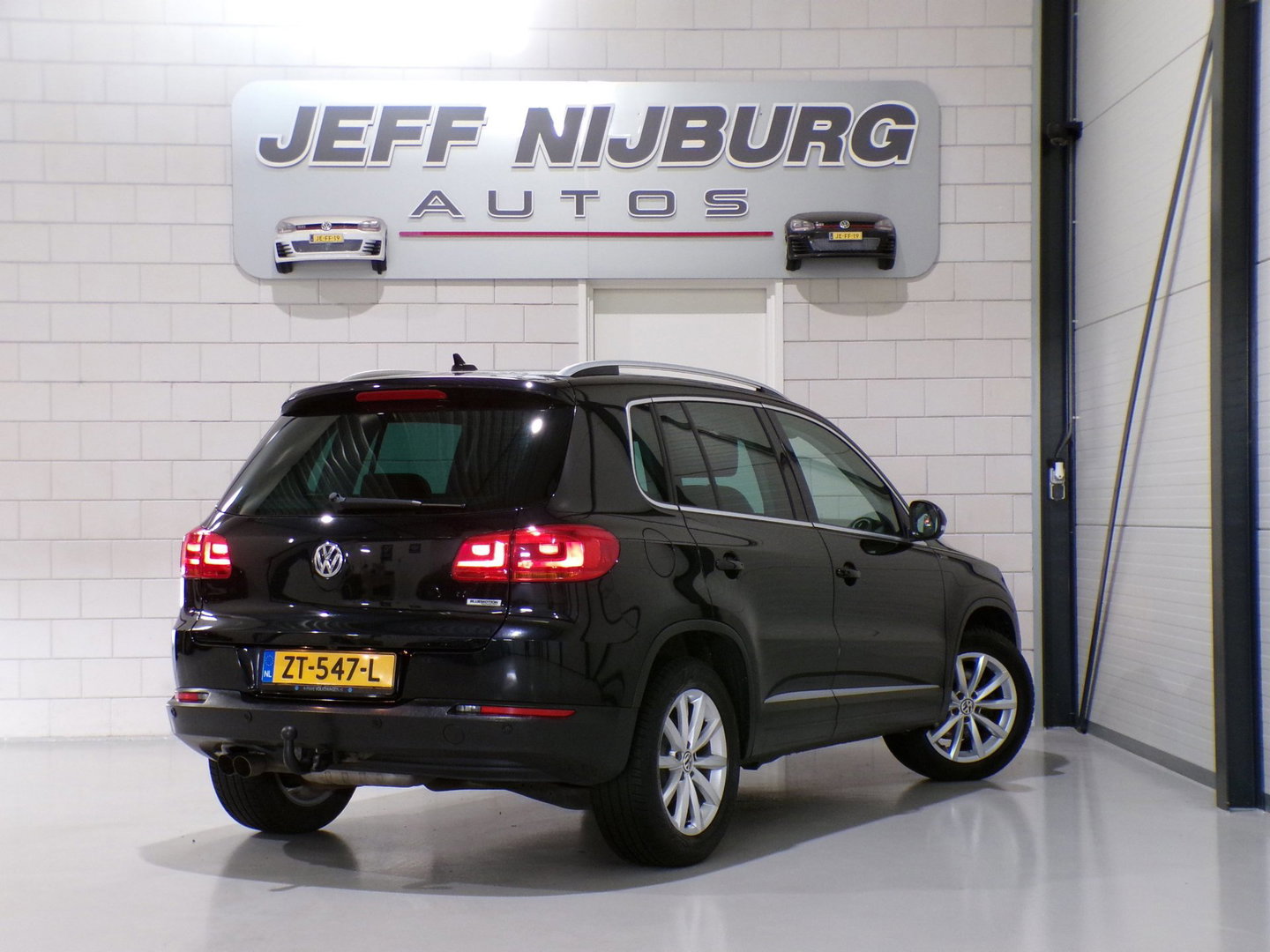 Volkswagen Tiguan 1.4 TSI 150PK R-Line Edition "Automaat" Apple-carplay Trekhaak Stoelverwarming Parkeersensoren Navigatie Keyless