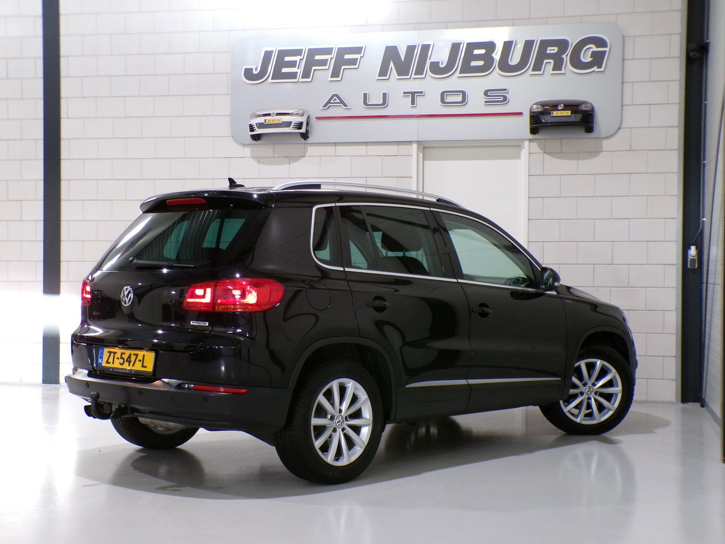 Volkswagen Tiguan 1.4 TSI 150PK R-Line Edition "Automaat" Apple-carplay Trekhaak Stoelverwarming Parkeersensoren Navigatie Keyless