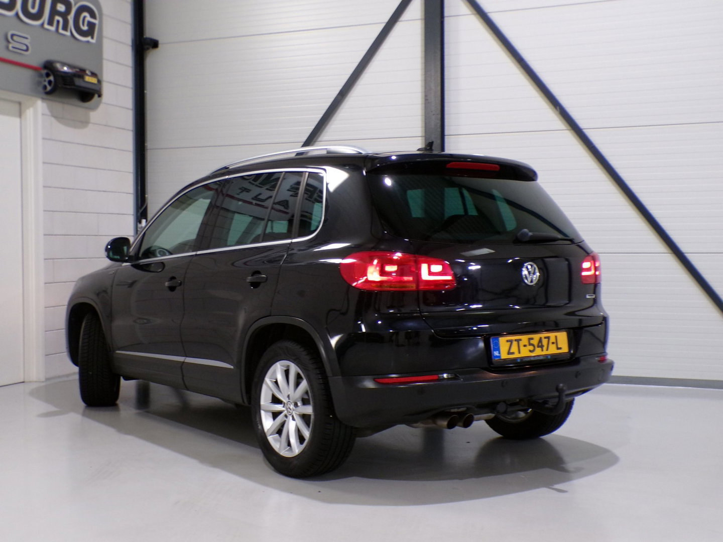 Volkswagen Tiguan 1.4 TSI 150PK R-Line Edition "Automaat" Apple-carplay Trekhaak Stoelverwarming Parkeersensoren Navigatie Keyless