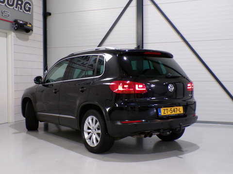 Volkswagen Tiguan 1.4 TSI 150PK R-Line Edition "Automaat" Apple-carplay Trekhaak Stoelverwarming Parkeersensoren Navigatie Keyless