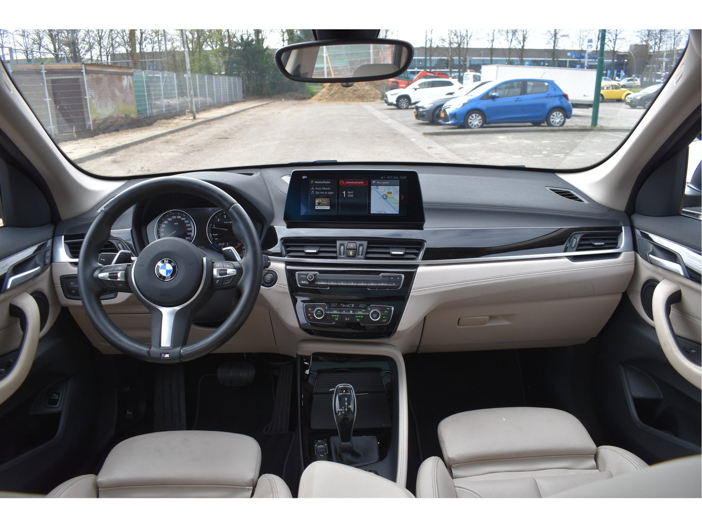 BMW X1 sDrive20i VDL Nedcar Edition 192 PK | NL-Auto | HUD | Pano.dak | DAB | Afn.trekhaak | Camera | Vol | Unieke km.stand